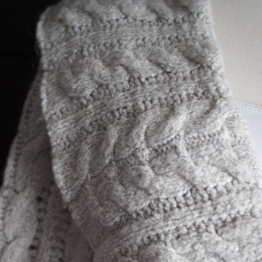 Splendor! | Wool Blend, Cable Knit, Collared Cardigan - Picture 5 of 8